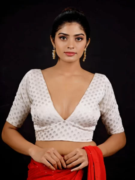 Princess cut with straight belt blouse